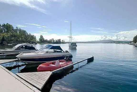 Stor leilighet Nesøya - Båtplass og strand - Rolige omgivelser