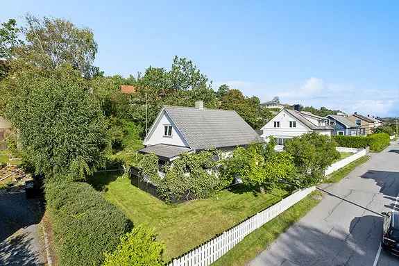 Enebolig Trosvik - Innholdsrik familiebolig med hage