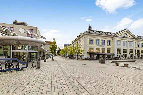 Moderne 3-roms leilighet med hybel Strømsø