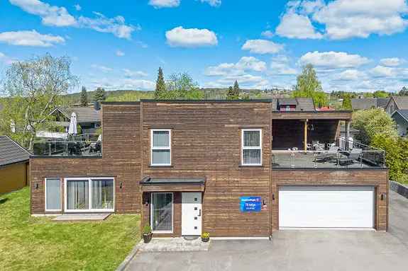 Funkisbolig Hamar - 4 Soverom, 2 Bad, 2 Terrasser