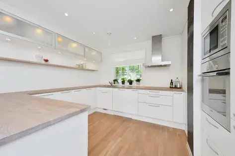 3 rom hus av 131 m² i Oslo - Halvpart tomannsbolig