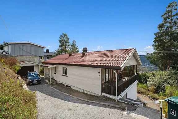 Oppussingsobjekt Underlia: Tomannsbolig m/Terrasse, Hage & Utsikt