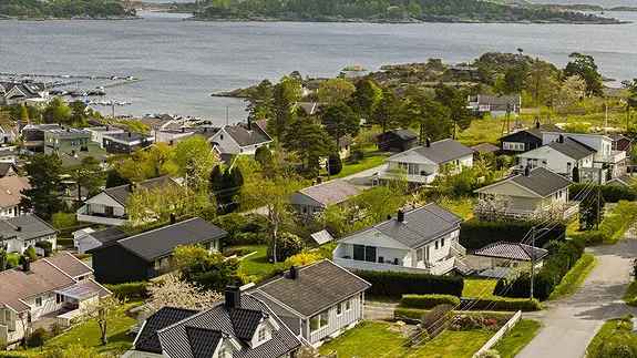 Enebolig Holvika 5 soverom Garasje 2 bad Nær Groos