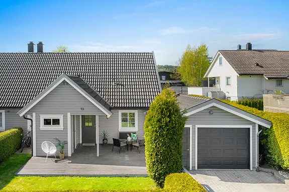 Innholdsrik tomannsbolig Nedenes - 4 soverom, 2 bad, garasje