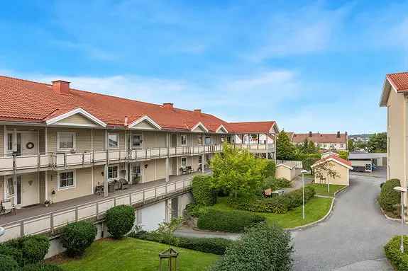 Stor Sentral Leilighet med Garasjeplass