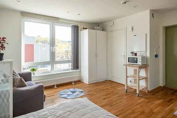 HOMMELVIK - Ledig omgående. Kabel-TV, parkering og fjernvarme inkl.