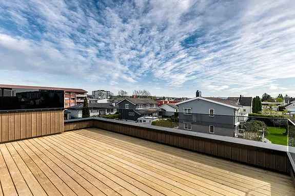 Lillestrøm sentrum: Lekker prosjektert funkisbolig - Takterrasse 23 kvm - Dobbel garasje - Ferdig Q2/Q3 2025 - 1/2 SOLGT