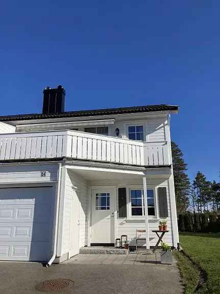 Flott tomannsbolig Helgeroa - 3 soverom - 2 bad - Garasje