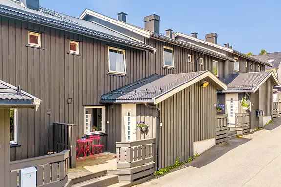 Pent rekkehus Hamar 3 soverom Garasje Lader