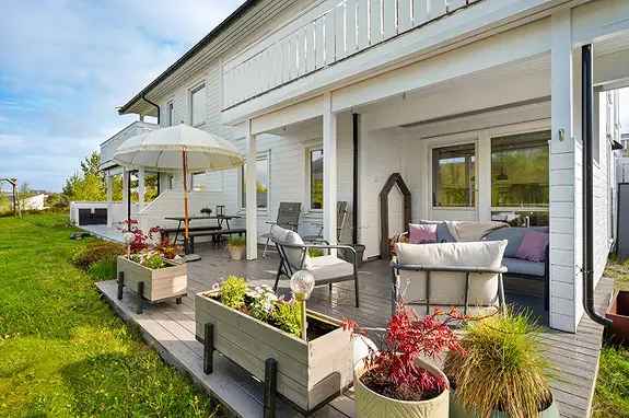 Lekker 3-roms leilighet Storebø - Gulvvarme Peis Stor Terrasse