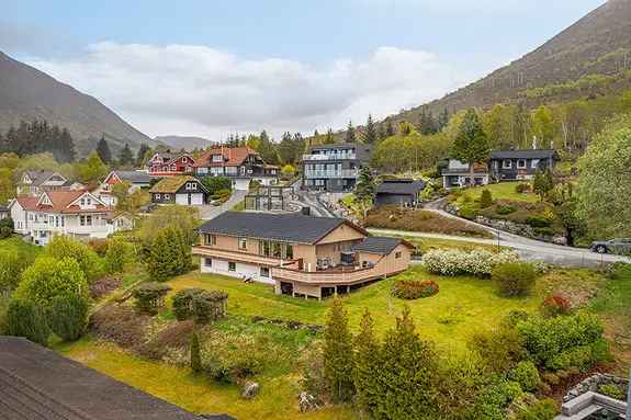 Haddal Enebolig 3 Soverom Carport Stor Tomt