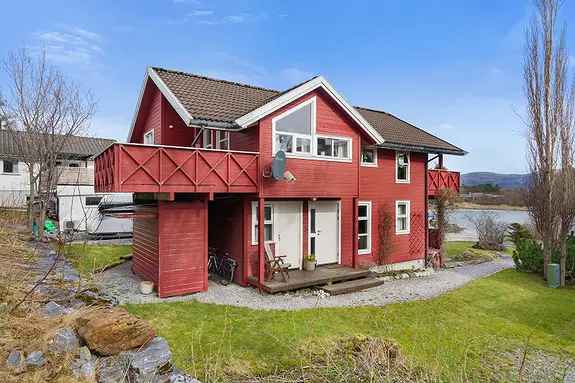 Arkitekttegnet Enebolig 3 Soverom Nær Sentrum