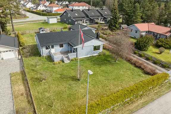 Romslig Enebolig Nordbymoen - 235 kvm - Dobbelgarasje - Stort Potensiale