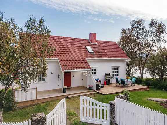 Familiebolig Nordvika - Landlig Idyll - Renovert