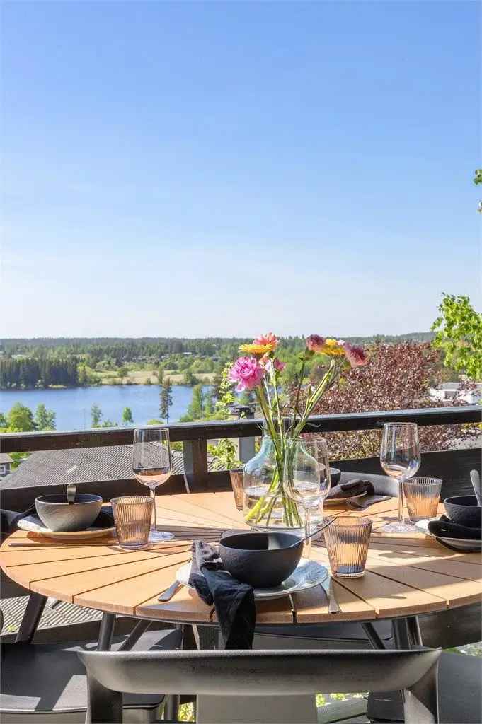 Vestbyveien 45 - Familievennlig bolig med flott utsikt