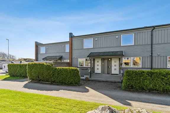 Stavern rekkehus - 3 soverom, hage og garasje