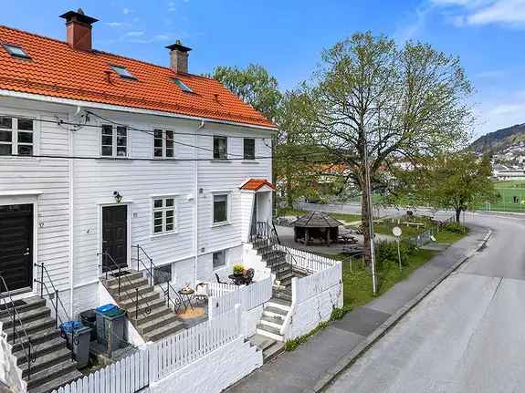 Rekkehus ved Brann Stadion - Familie, Garasje, Hage