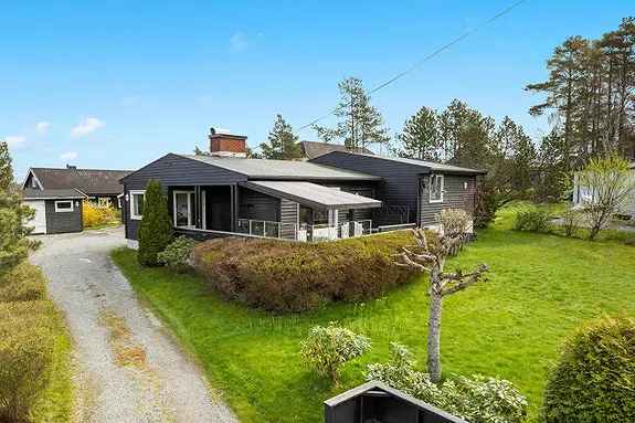 60-talls Enebolig - Sjarmerende og Praktisk