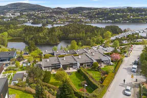 FYLLINGSDALEN Rekkehus m/Garasje - Solrikt og Barnevennlig