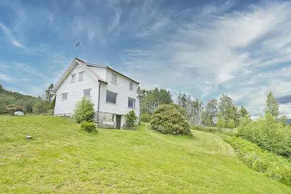 Enebolig Heskjadalen Oppussingsobjekt Stor Tomt