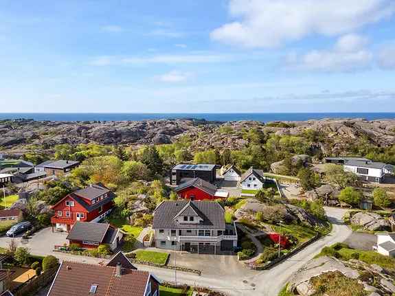 Enebolig 5 Soverom Garasje Oppusset Kjøkken Nær Strand