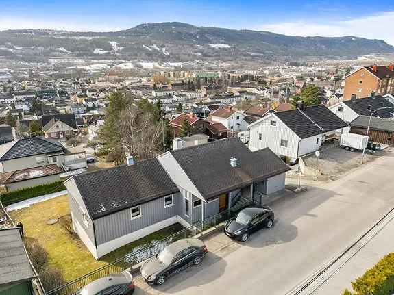 Oppussingsklar Enebolig 218m² Åssiden Flott Utsikt