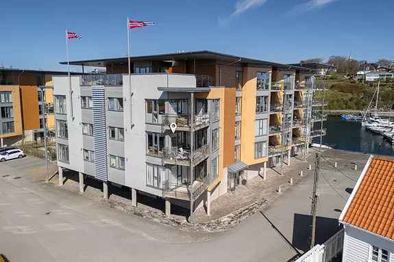 Lys 3-roms Hj


rneleilighet Haugesund - 2 Soverom - Veranda - Parkering