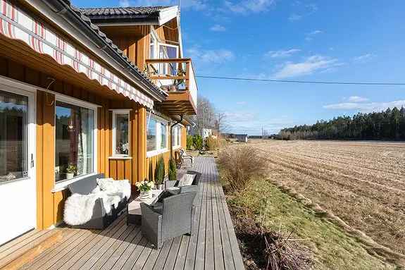 Landlig idyll nær Askim - Enebolig med stor tomt og garasje