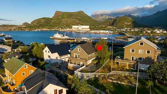 SVOLVÆR: Enebolig med suveren utsikt og svært gode solforhold - Sentral beliggenhet