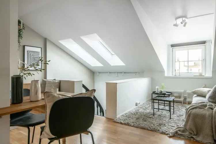 Rom leie Grünerløkka loftsleilighet sentralt