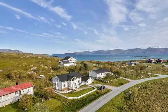 Enebolig til salgs Vannøya - Stor garasje og utleiedel