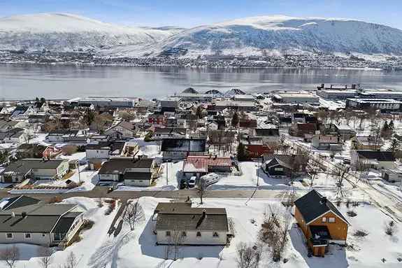 Enebolig med Garasje nær UNN UiT Tromsø