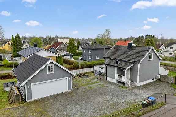 Sjarmerende Enebolig Gr	vedt - Stor Tomt - Dobbelgarasje