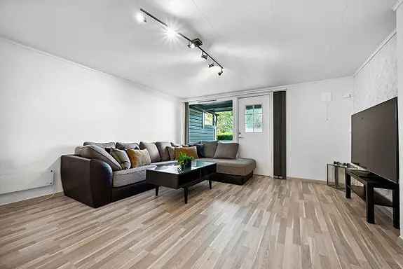 Hybelleilighet Stovner Hage Terrasse Parkering T-bane
