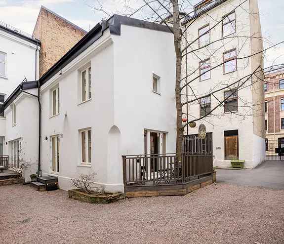 Sentrum Townhouse - Unikt 3-plans hjem med moderne kjøkken og hems