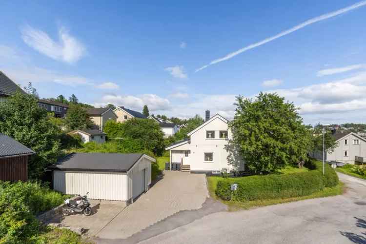 Bogen Enebolig 3 Soverom Garasje Sentrumsnær
