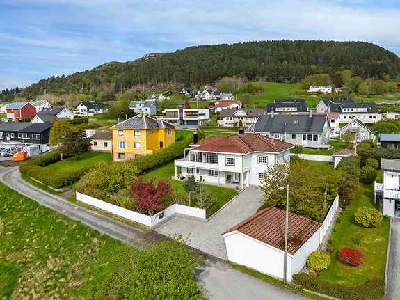 Valderøya Enebolig - Dobbelgarasje - Utsikt - Solforhold