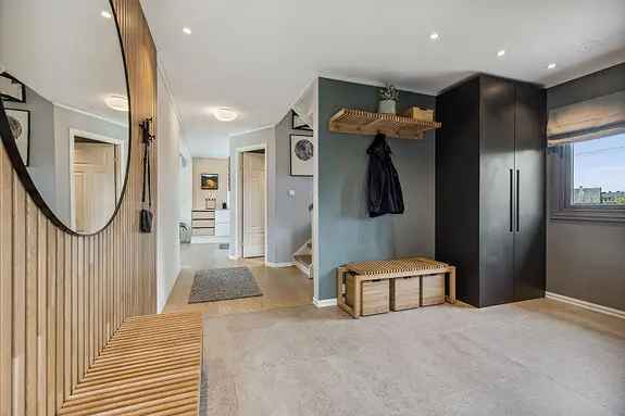 ABILDSØ Familiebolig - Stor Hage - Garasje - 3 4 Soverom