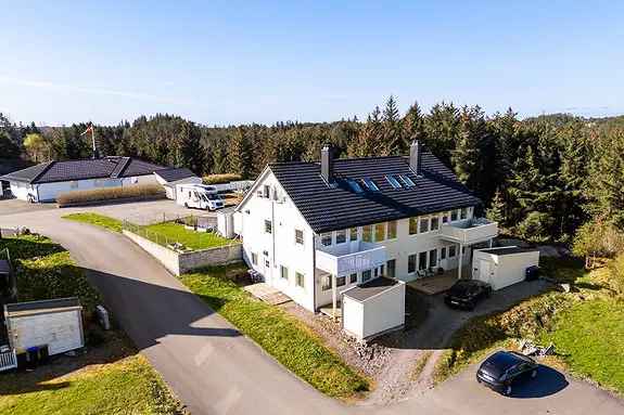 3-roms selveierleilighet med stor terrasse nar skole og barnehage