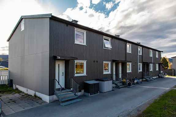 Rekkehus 3 soverom 2 bad Solrik platting Kjellerstue