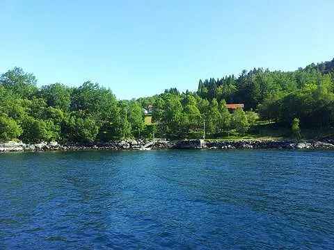 Hus ved fjorden - perfekt for privatpersoner og bedrifter