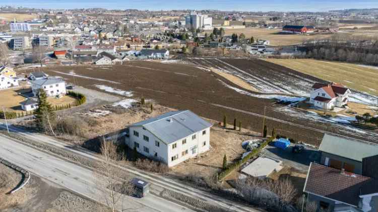 Renoveringsobjekt Lena - Stor Tomt - Nær Sentrum