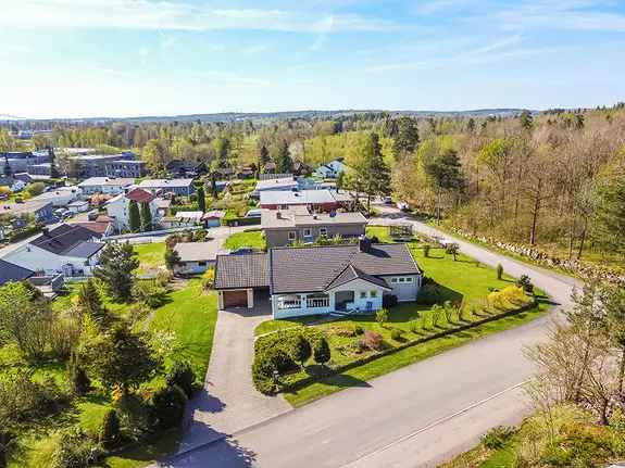 Enebolig med stor tomt og nærhet til marka