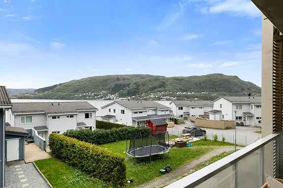 Frekhaug Leilighet - Flott Sjøutsikt Garasjeplass Heis Elbillader
