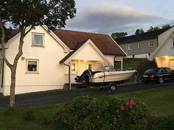 Sjarmerende enebolig i Risøyhavn - 3 soverom - garasje - badstu