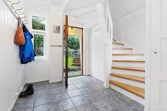 6 Roms Leilighet i Villa Fjøsangerveien