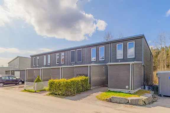 Rekkehus Bjørndalsjordet - moderne bolig med terrasse og carport