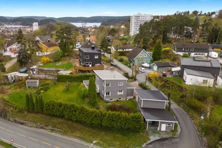 Funkisvilla Halden Stor Tomt Dobbel Garasje