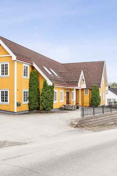 Fantastisk kollektiv inkludert internett og strøm! Grillområde med jacuzzi!