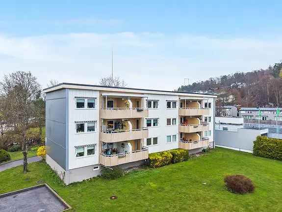 Lys 2-roms leilighet Holtandalen solrik balkong